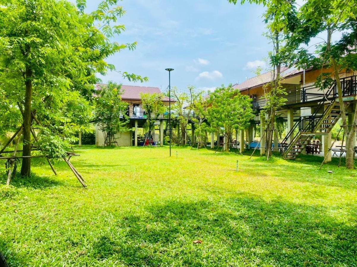 บ้านต้นไม้โฮมสเตย์อุทัยธานี Bagian luar foto